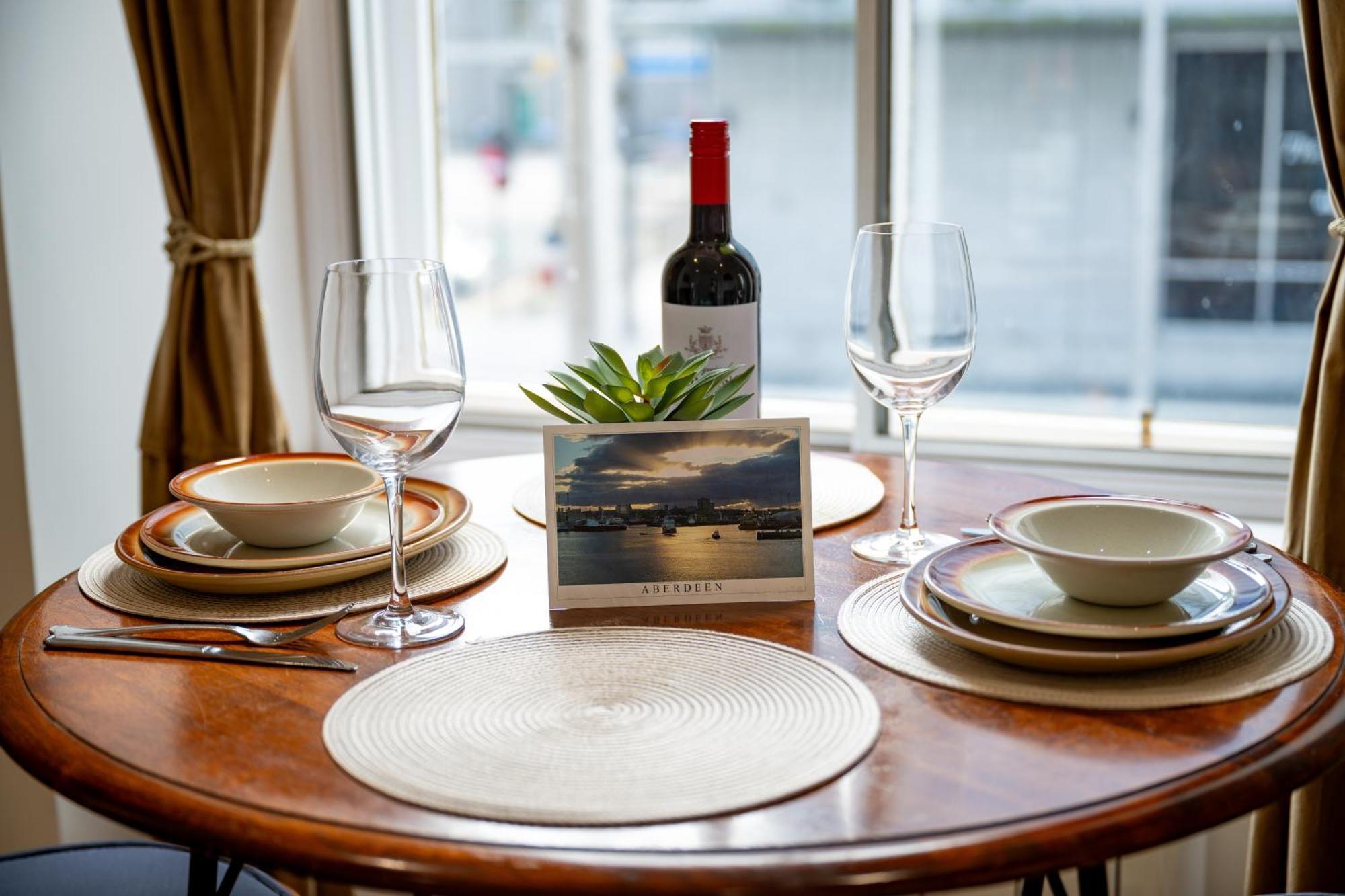 Modern Apartment In Aberdeen City Centre, Guild Street, Free Wifi 외부 사진